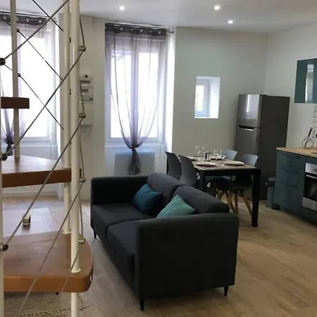Knf House - Superbe T2 Duplex, à 5min Des Arènes * Nîmes